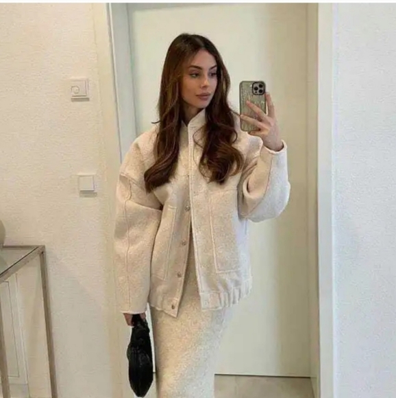 Zara Viral Oversized Bomber Jacket with Pockets Cream/Ecru Boucle - Picture 3 of 16